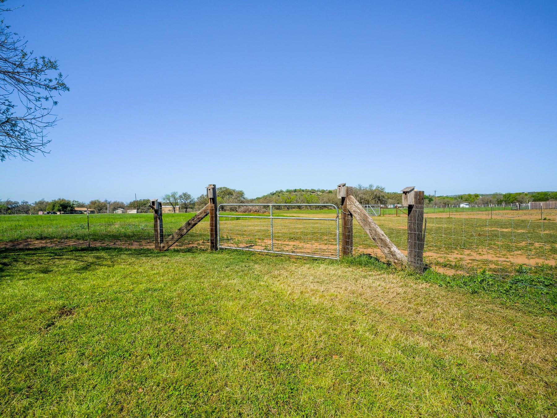 550 Timber Ridge Rd, Marble Falls, TX 78654