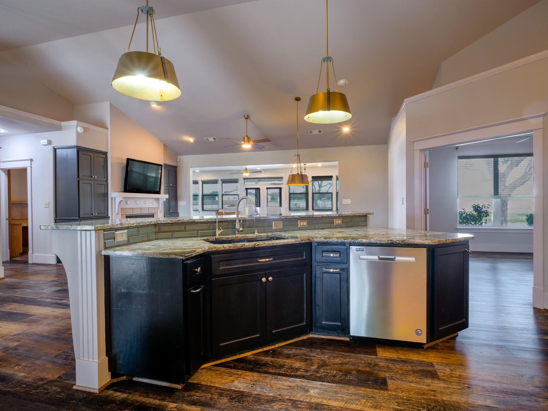 550 Timber Ridge Rd, Marble Falls, TX 78654