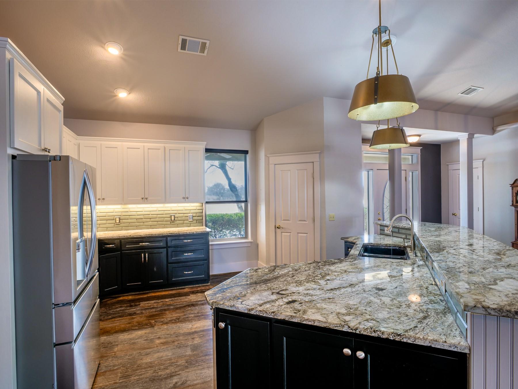 550 Timber Ridge Rd, Marble Falls, TX 78654