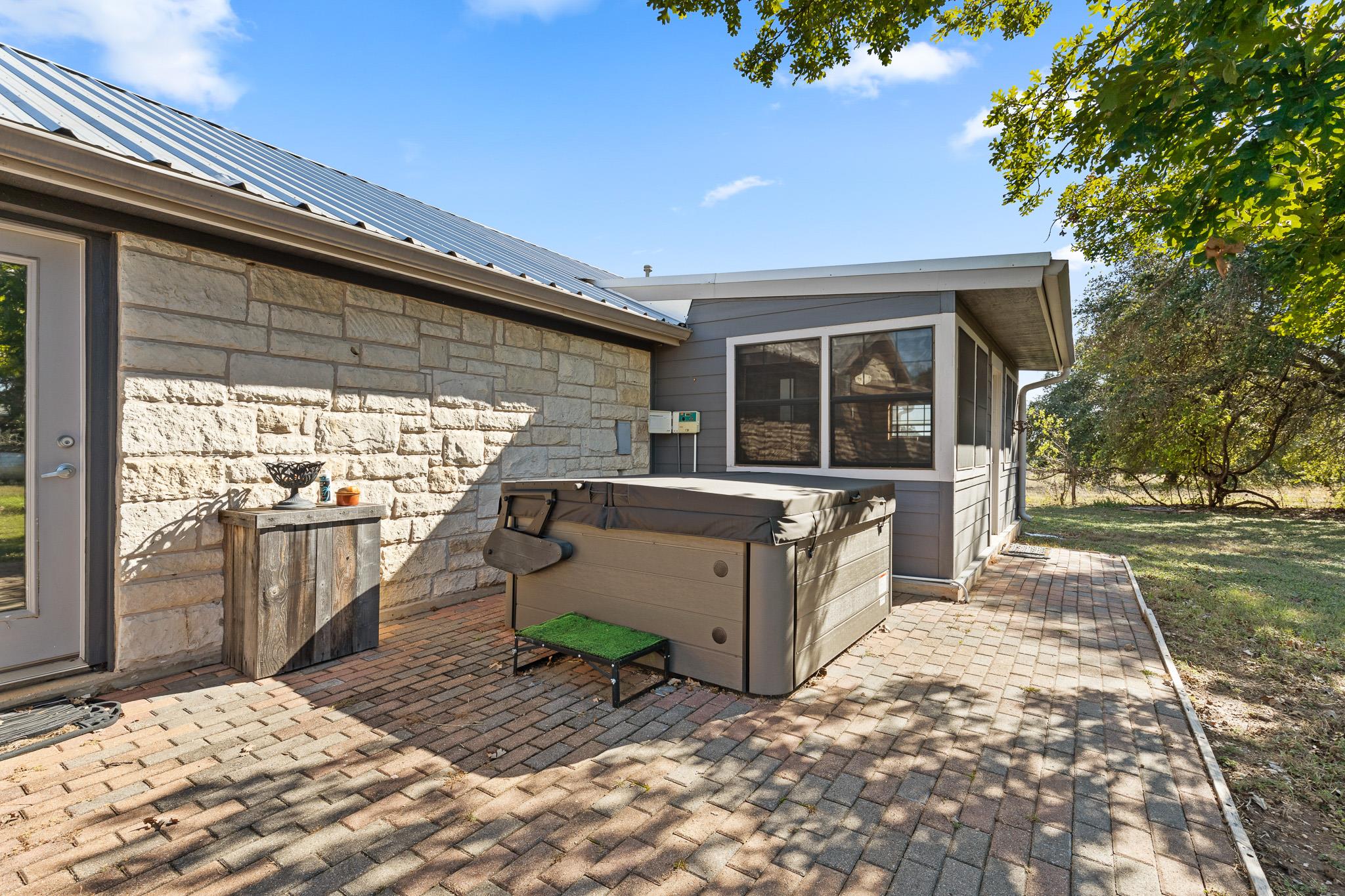 1336 S Fm 1174 S, Bertram, TX 78605