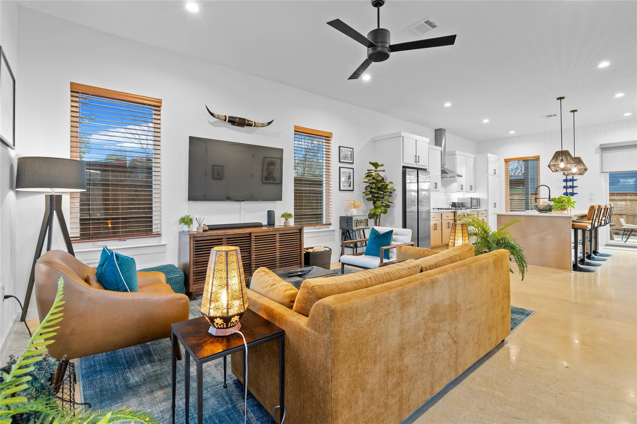 205 W Croslin St # 1, Austin, TX 78752