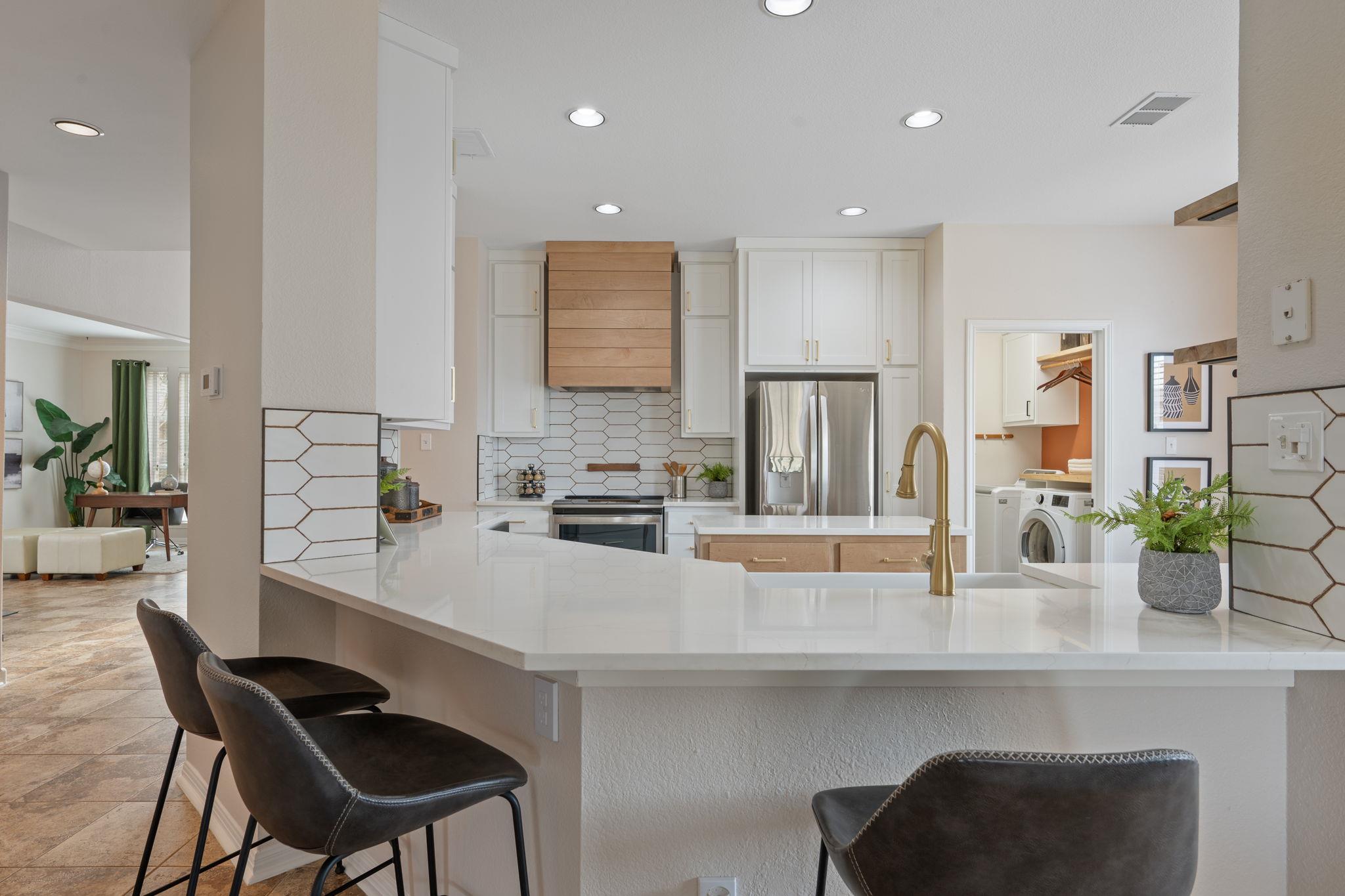 7008 Cool Canyon Cv, Round Rock, TX 78681