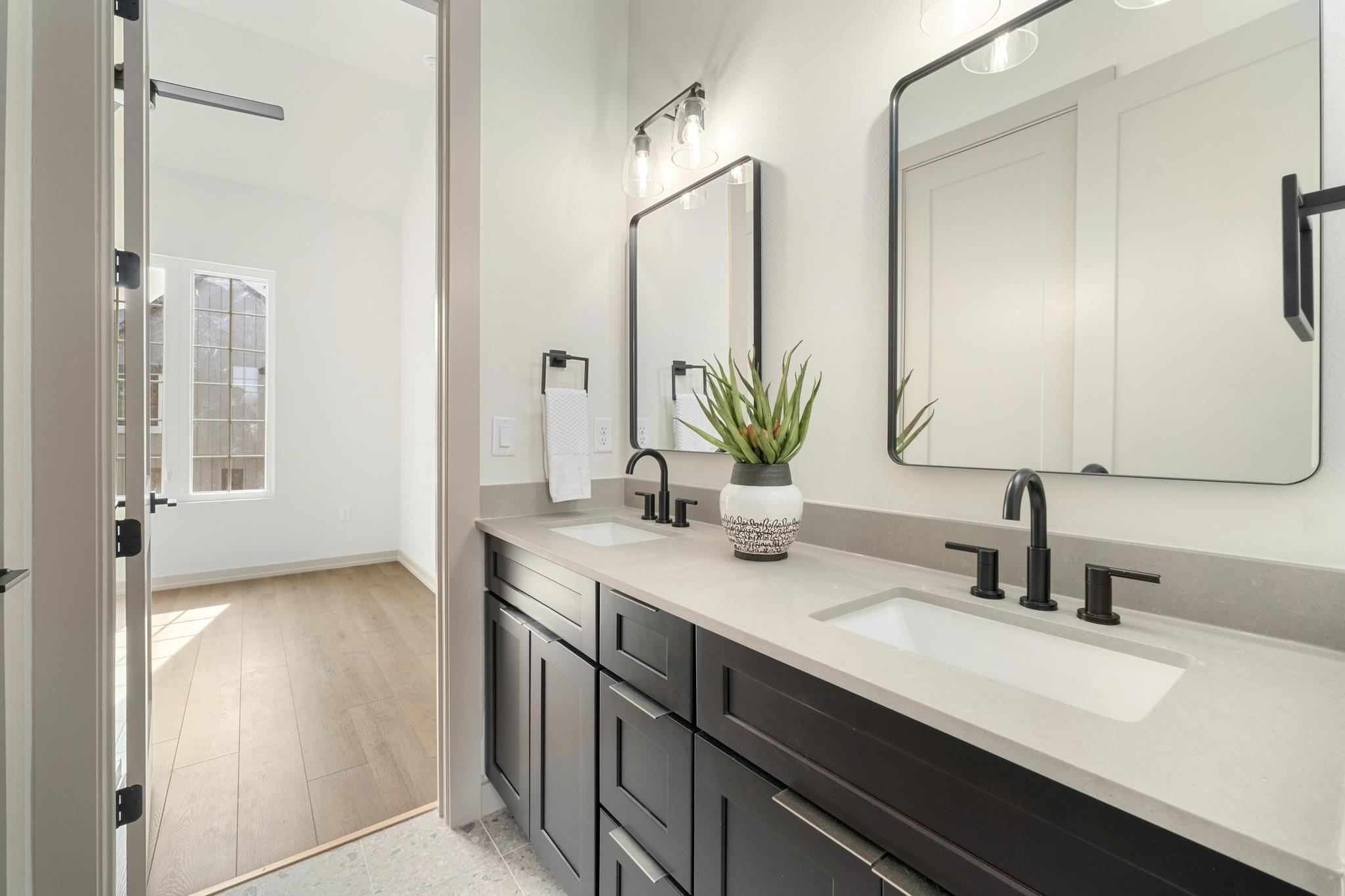 1736 Bunche Rd # B2, Austin, TX 78721