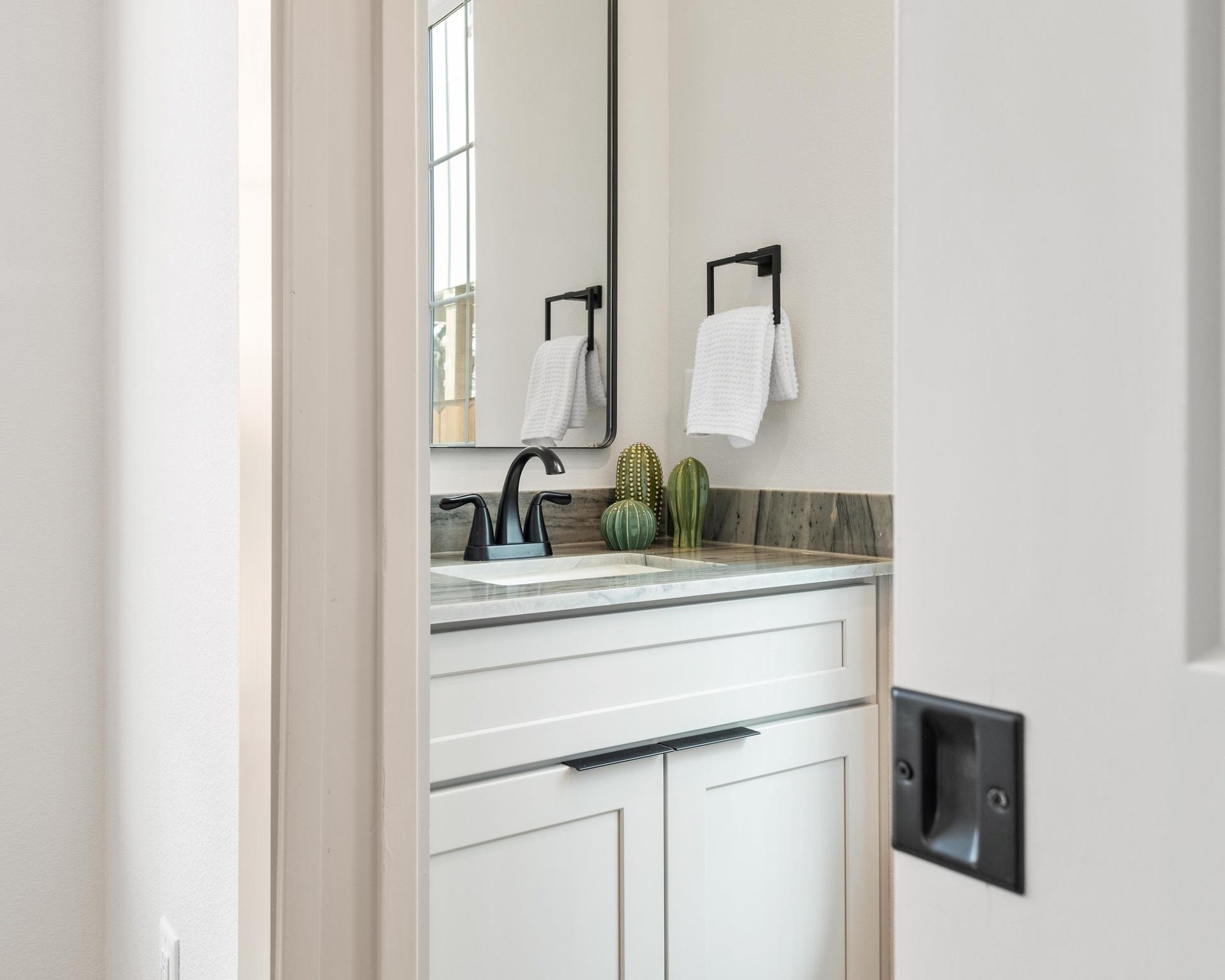 1736 Bunche Rd # B2, Austin, TX 78721