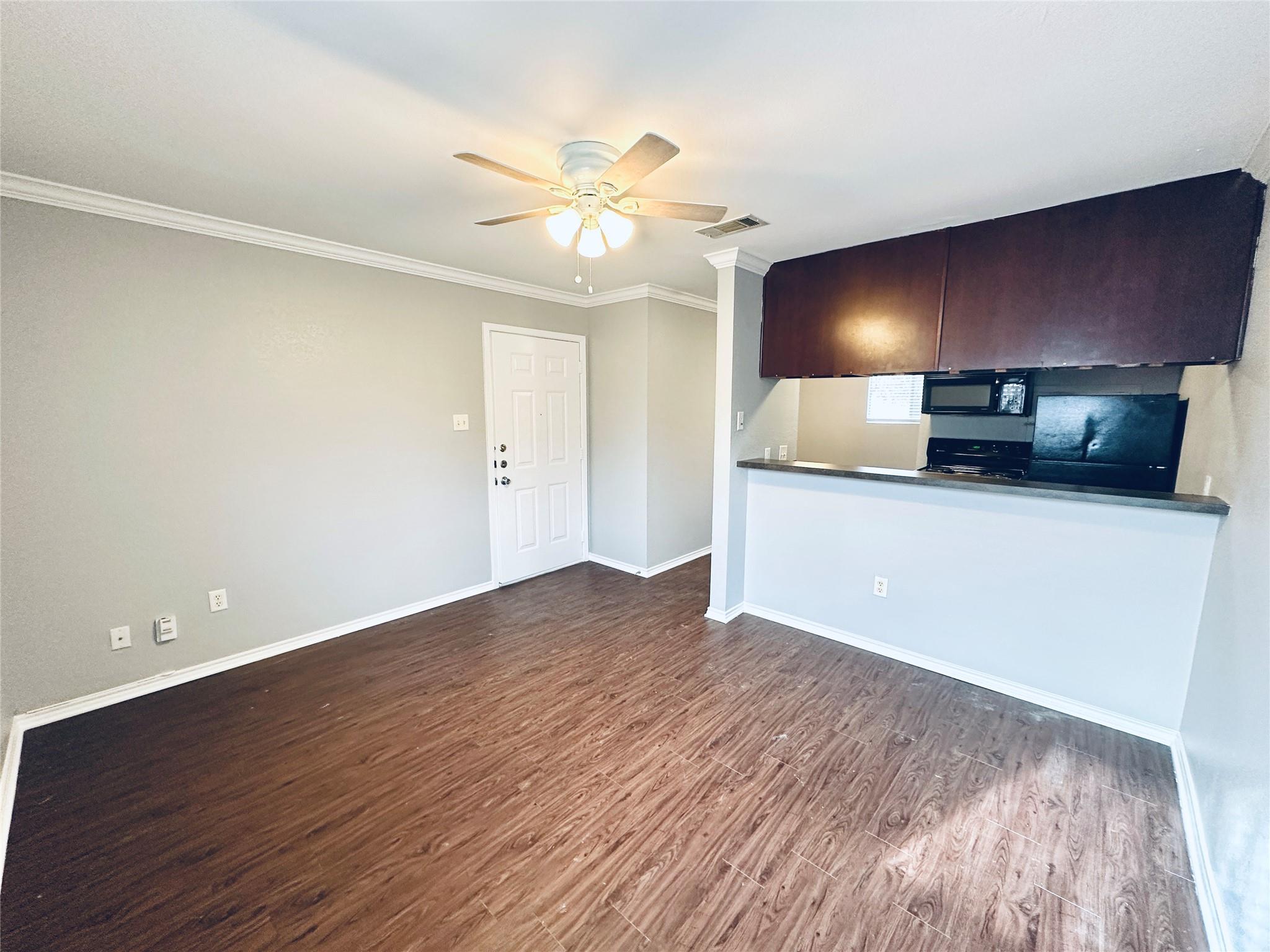 805 S Center St # 108, Austin, TX 78704