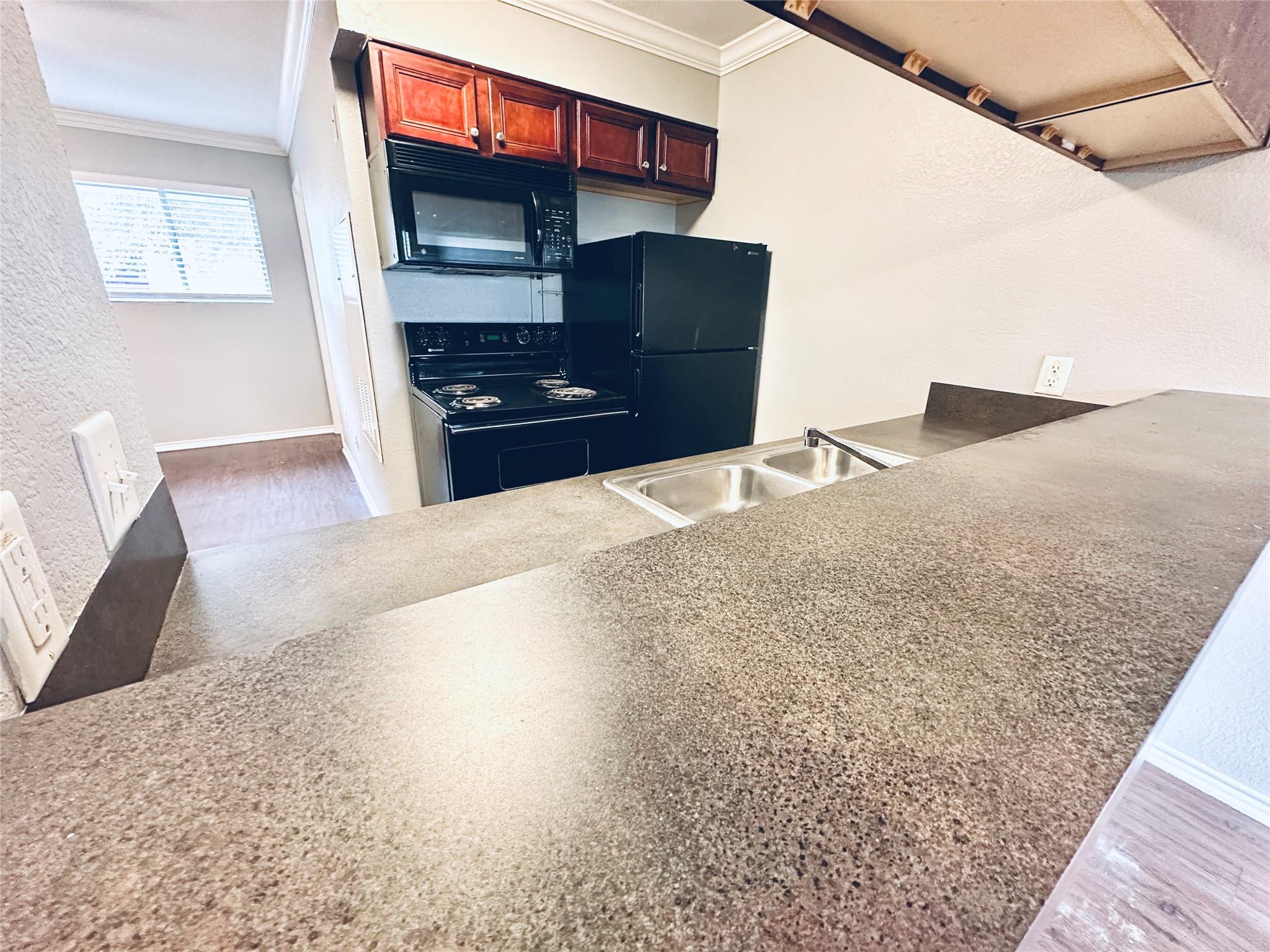 805 S Center St # 108, Austin, TX 78704