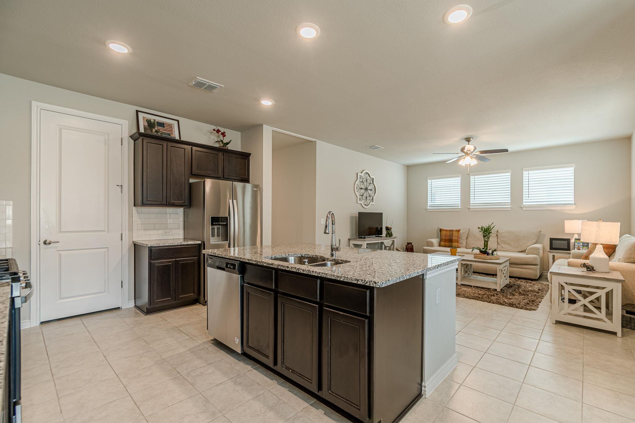 212 Bolivar Way # 102, San Marcos, TX 78666