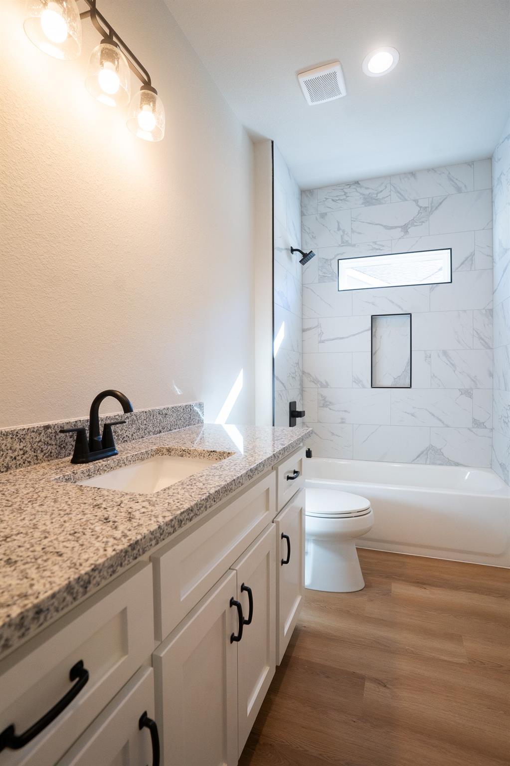 313 String Prairie Way, Smithville, TX 78957