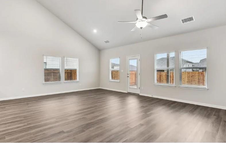 163 Pendleton Dr, Kyle, TX 78640