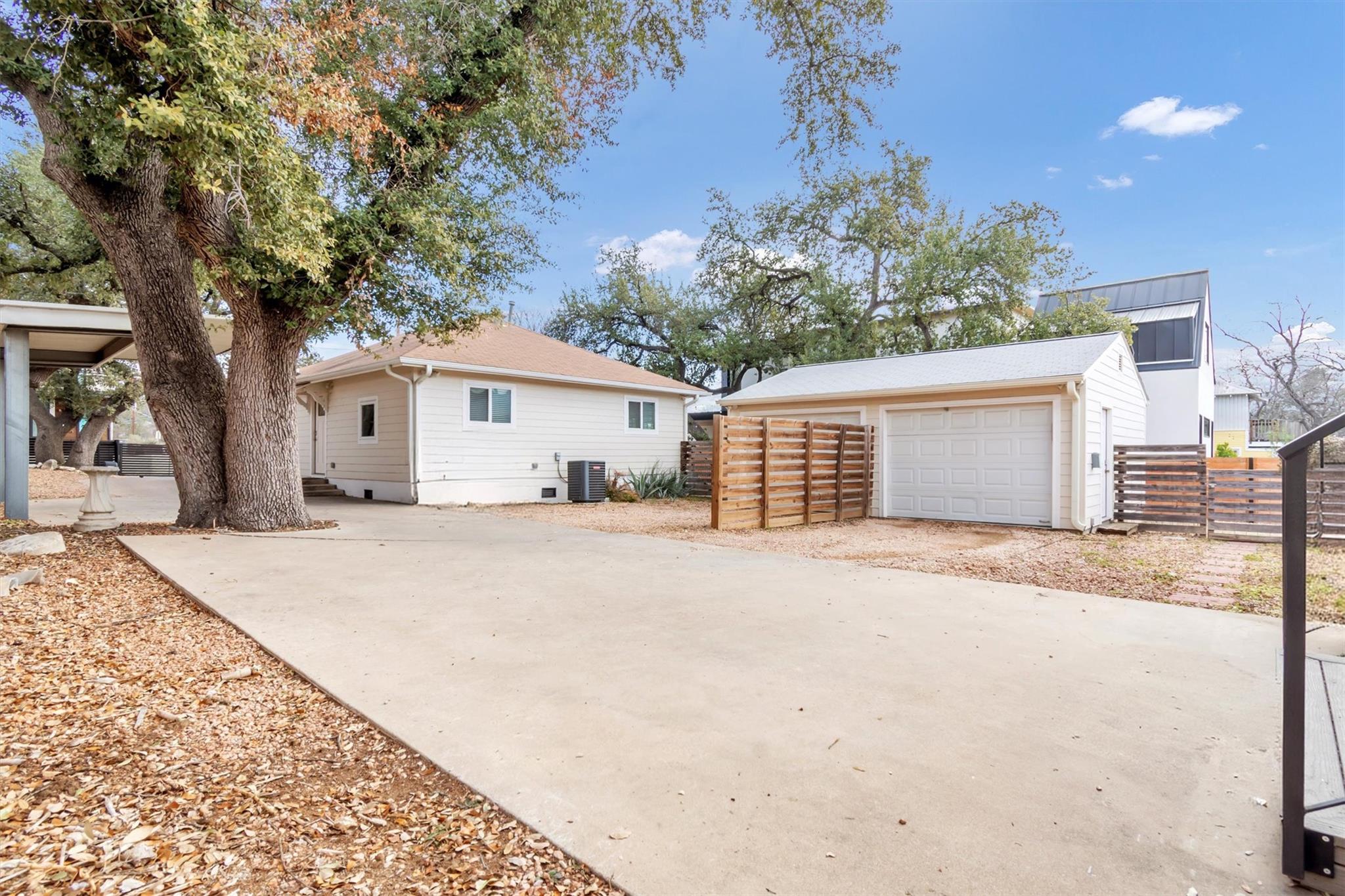 209 E Live Oak St # 1/2, Austin, TX 78704