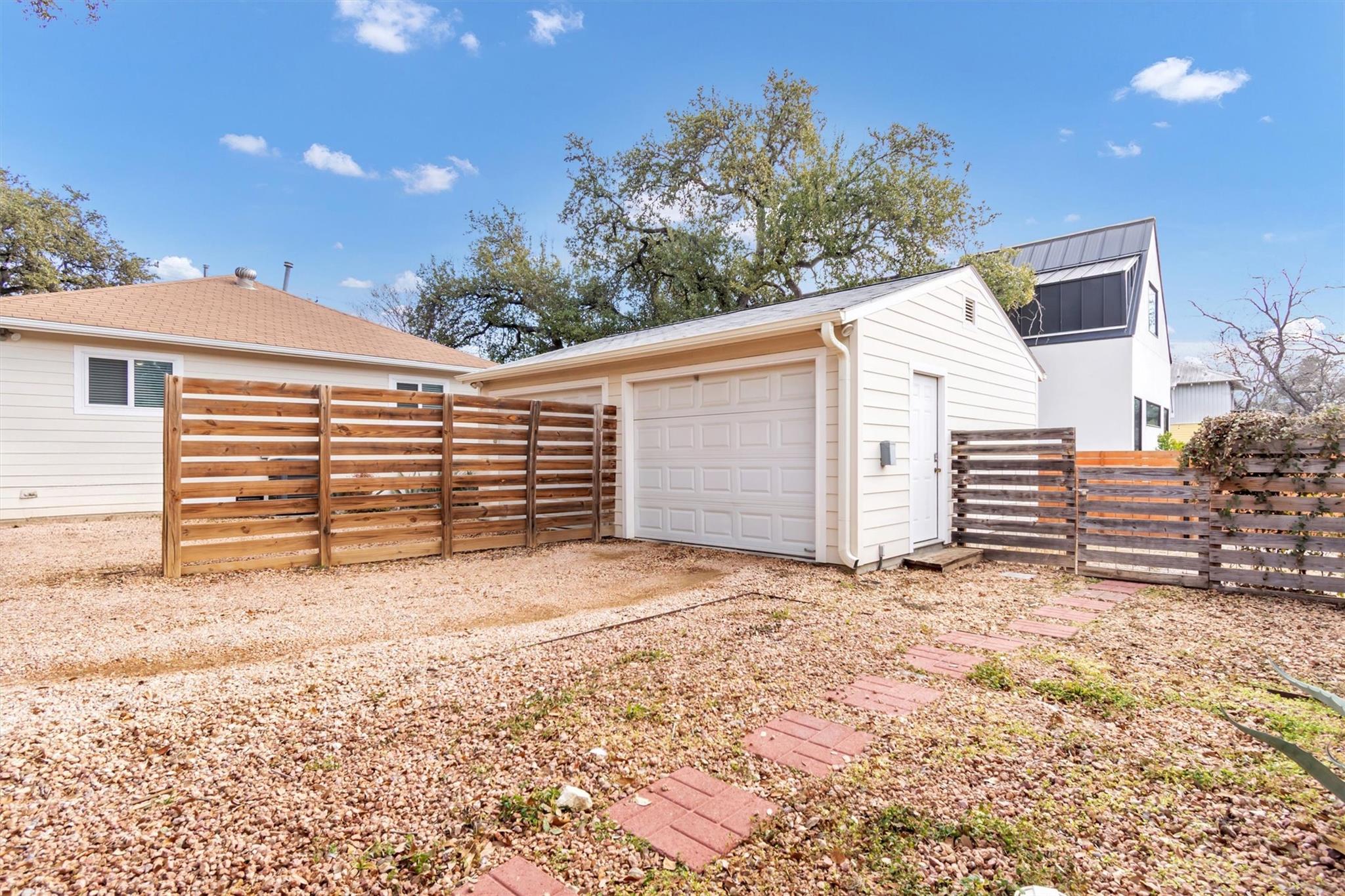 209 E Live Oak St # 1/2, Austin, TX 78704