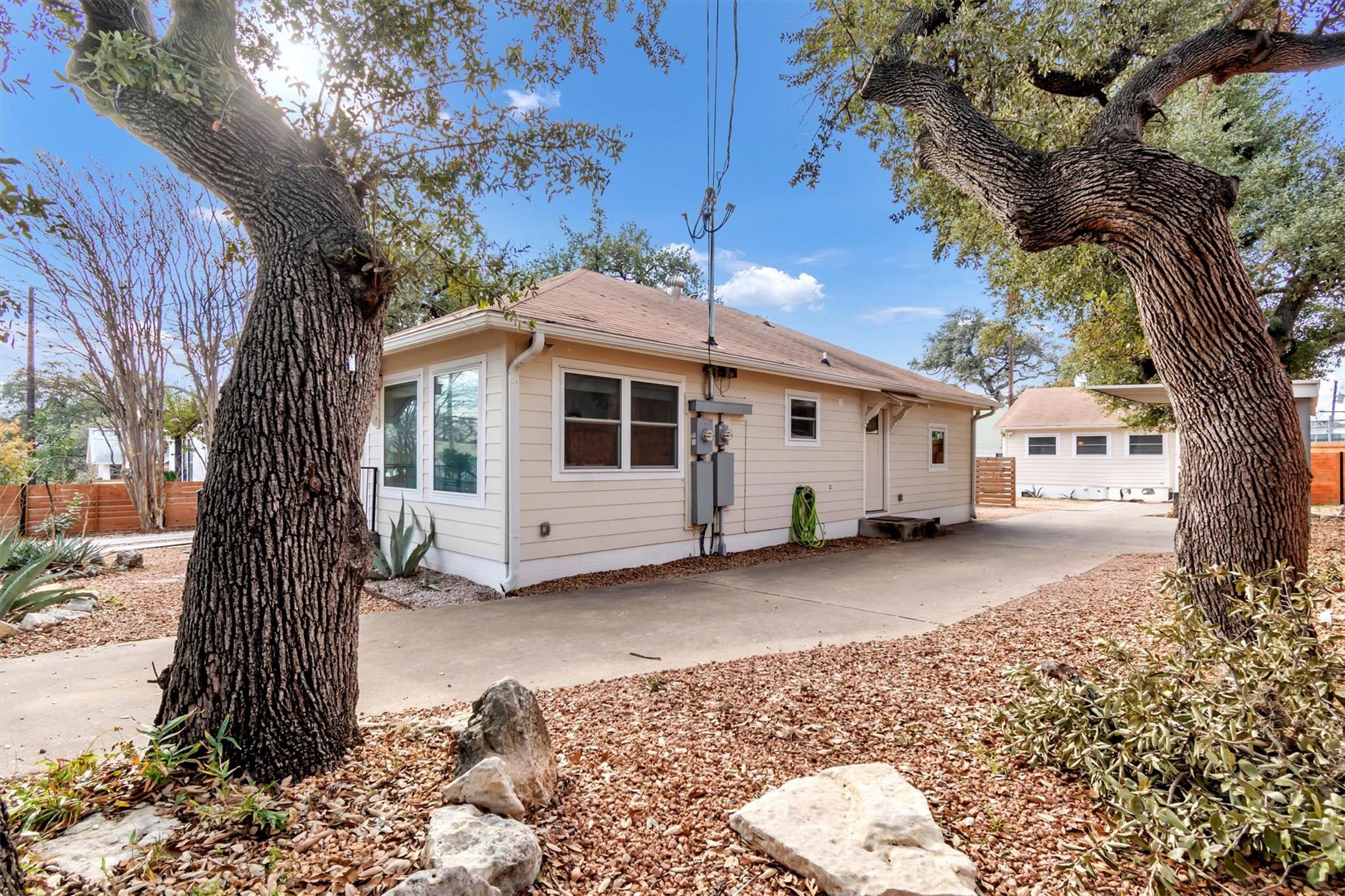 209 E Live Oak St # 1/2, Austin, TX 78704