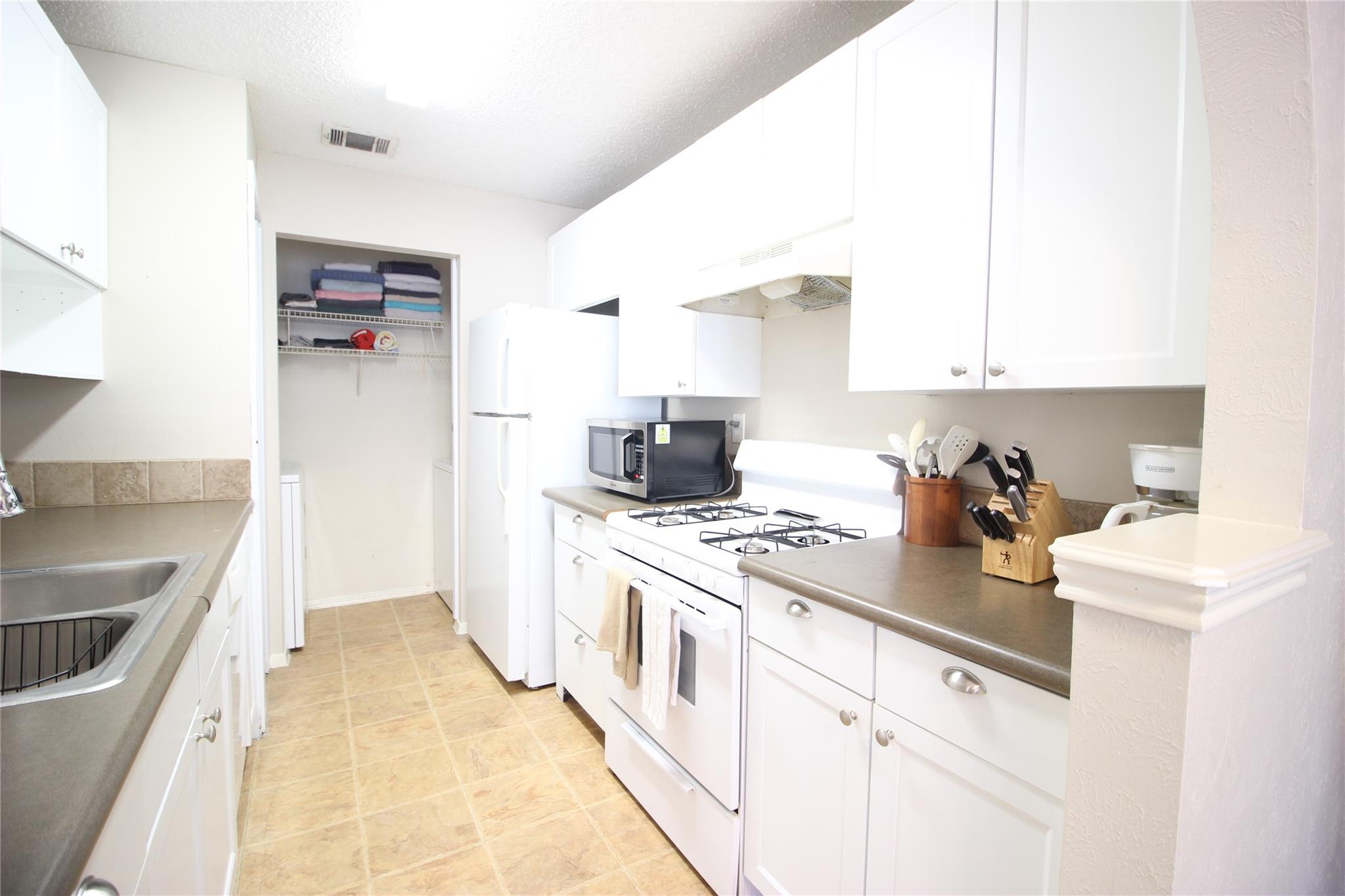 11603 Pearwood Place, Austin, TX 78758