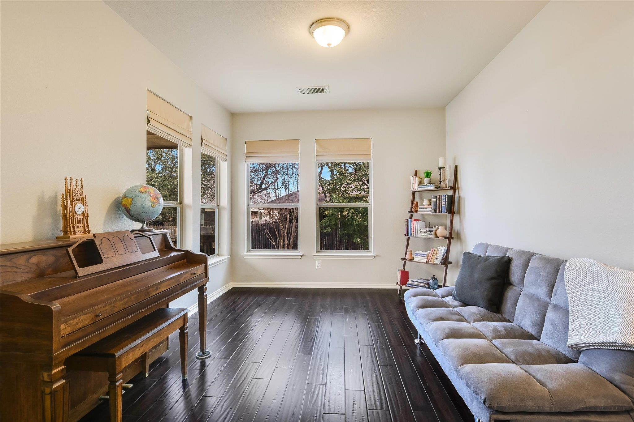 528 Loma Cedro Bnd, Leander, TX 78641