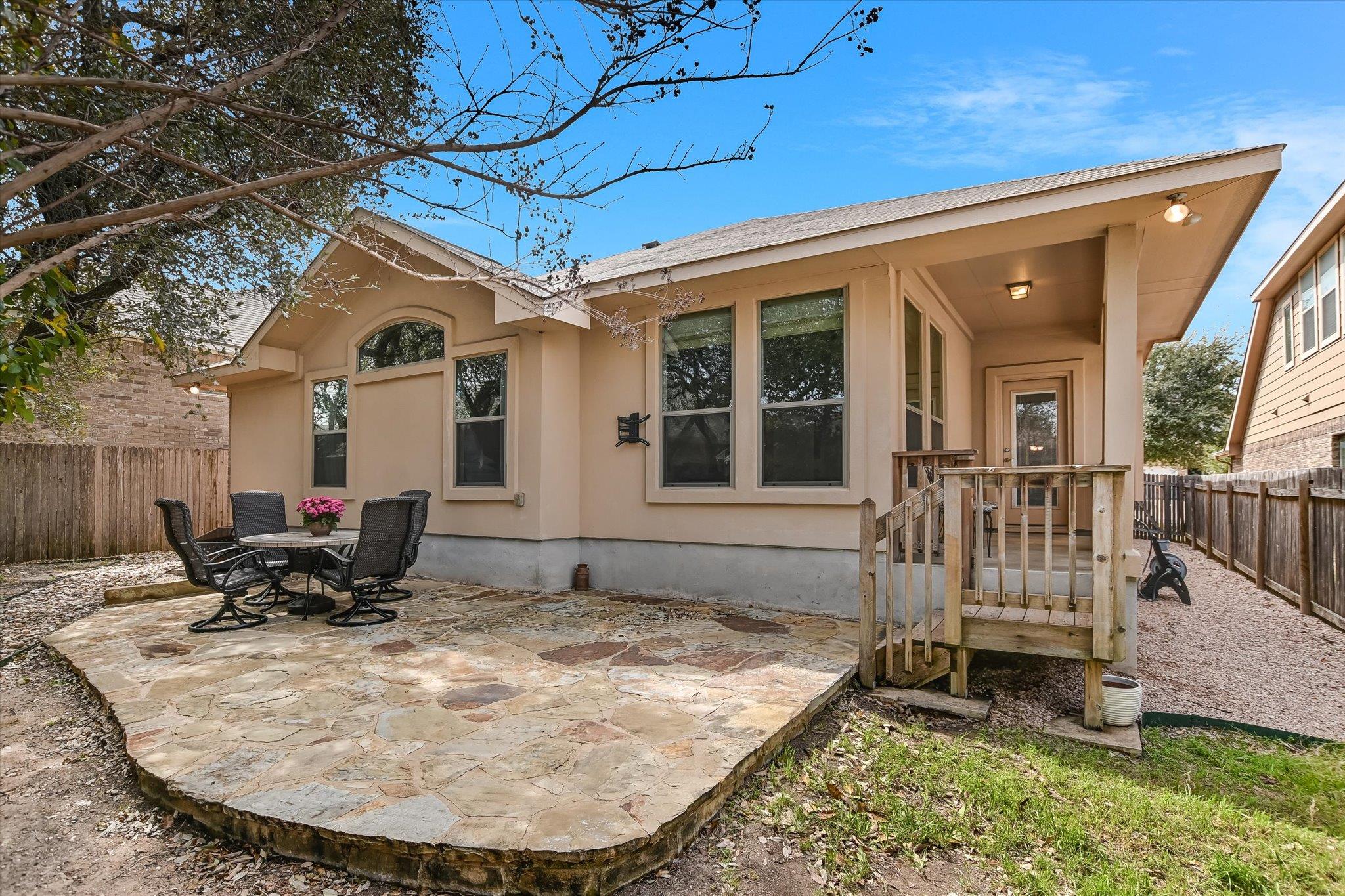 528 Loma Cedro Bnd, Leander, TX 78641
