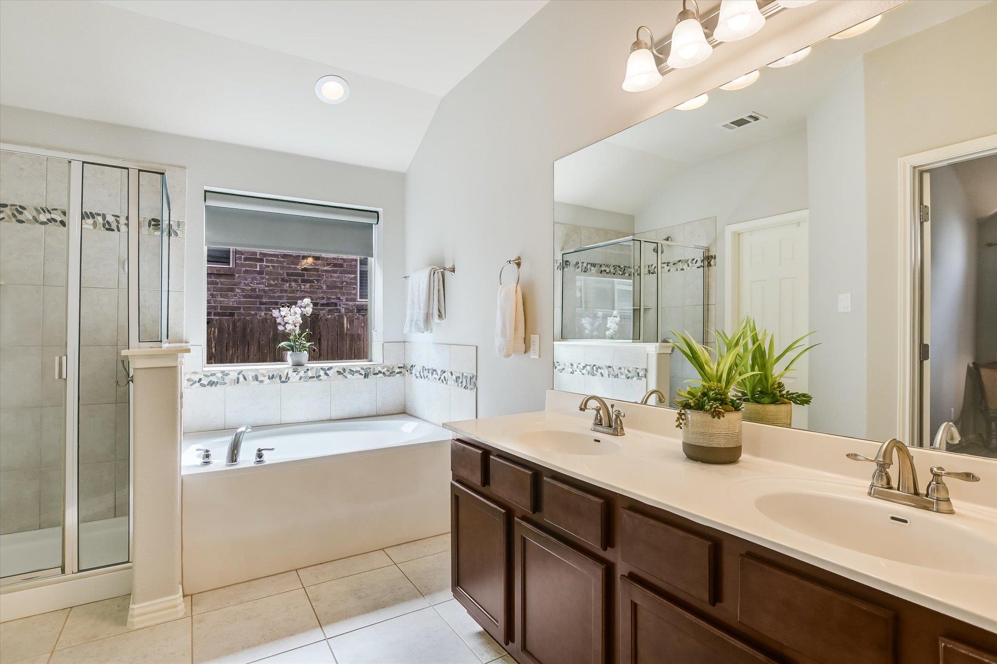 528 Loma Cedro Bnd, Leander, TX 78641