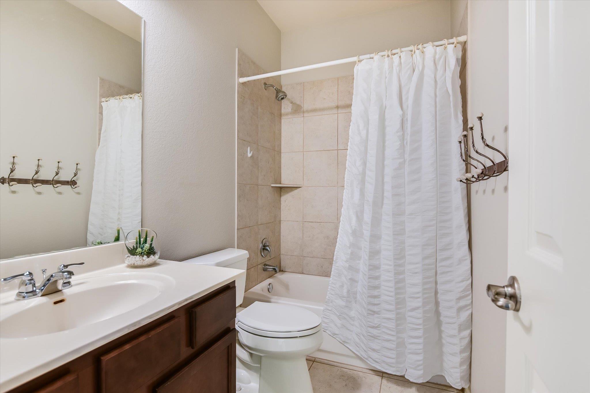 528 Loma Cedro Bnd, Leander, TX 78641