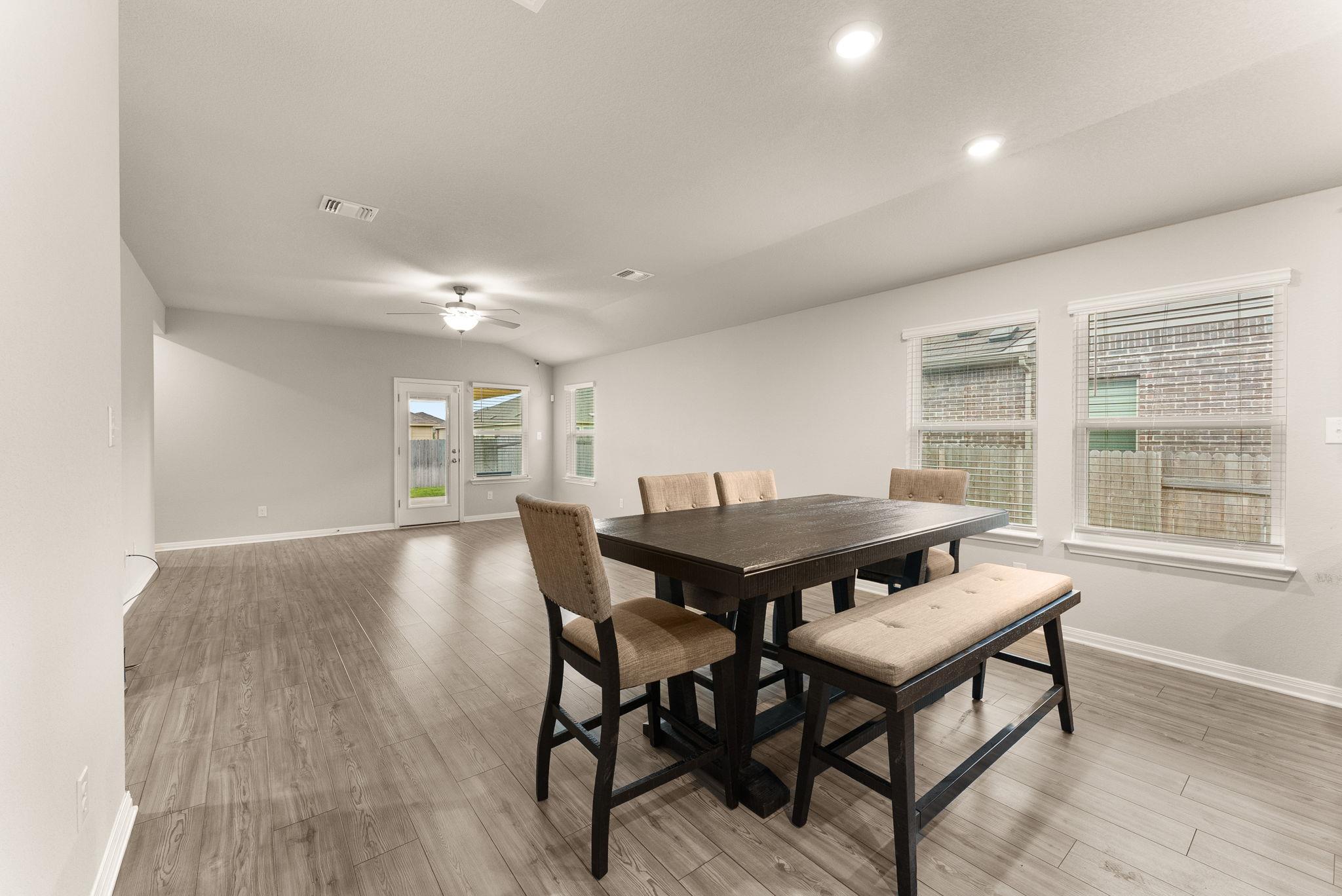 304 Giorgio Moroder Dr, Hutto, TX 78634