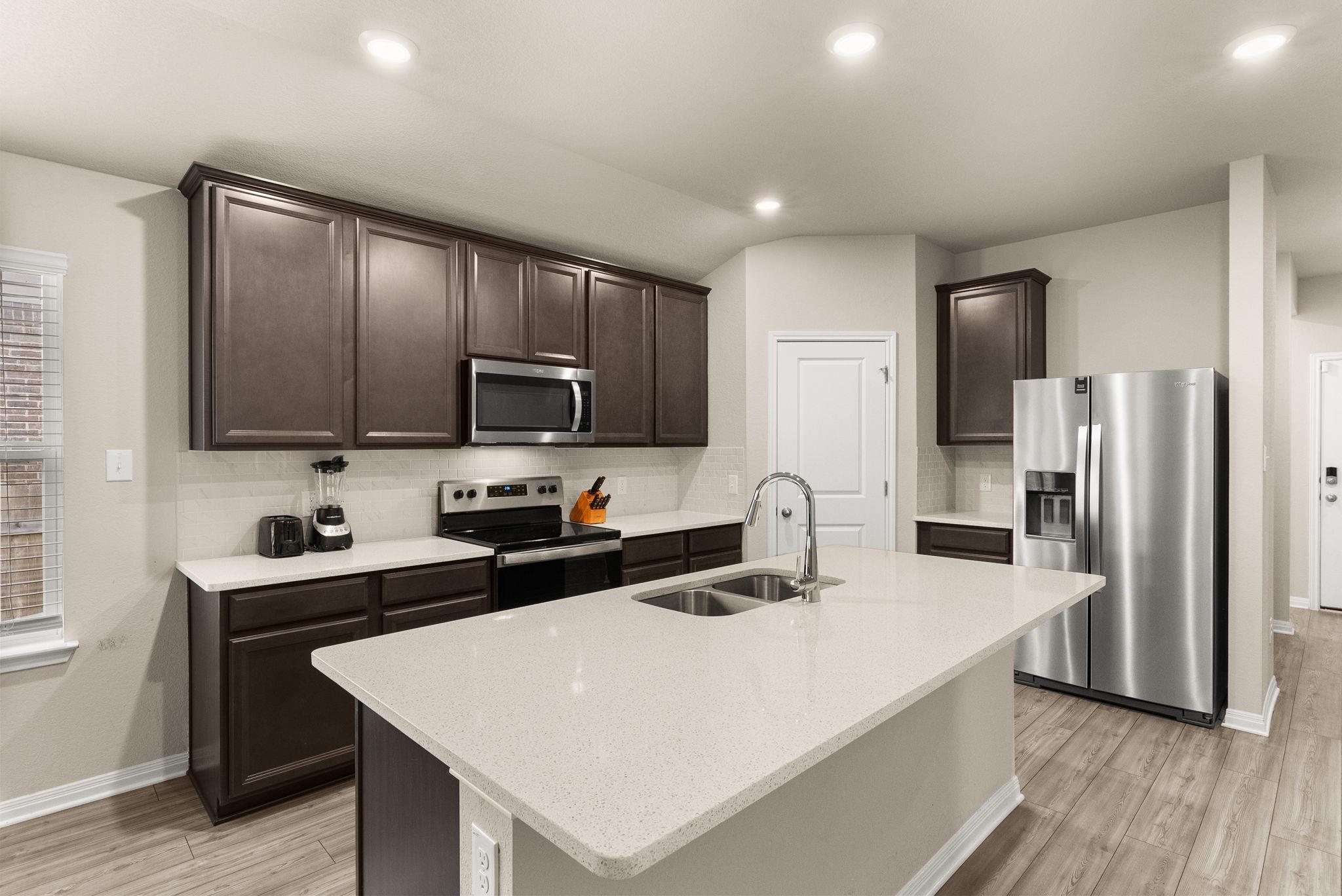 304 Giorgio Moroder Dr, Hutto, TX 78634