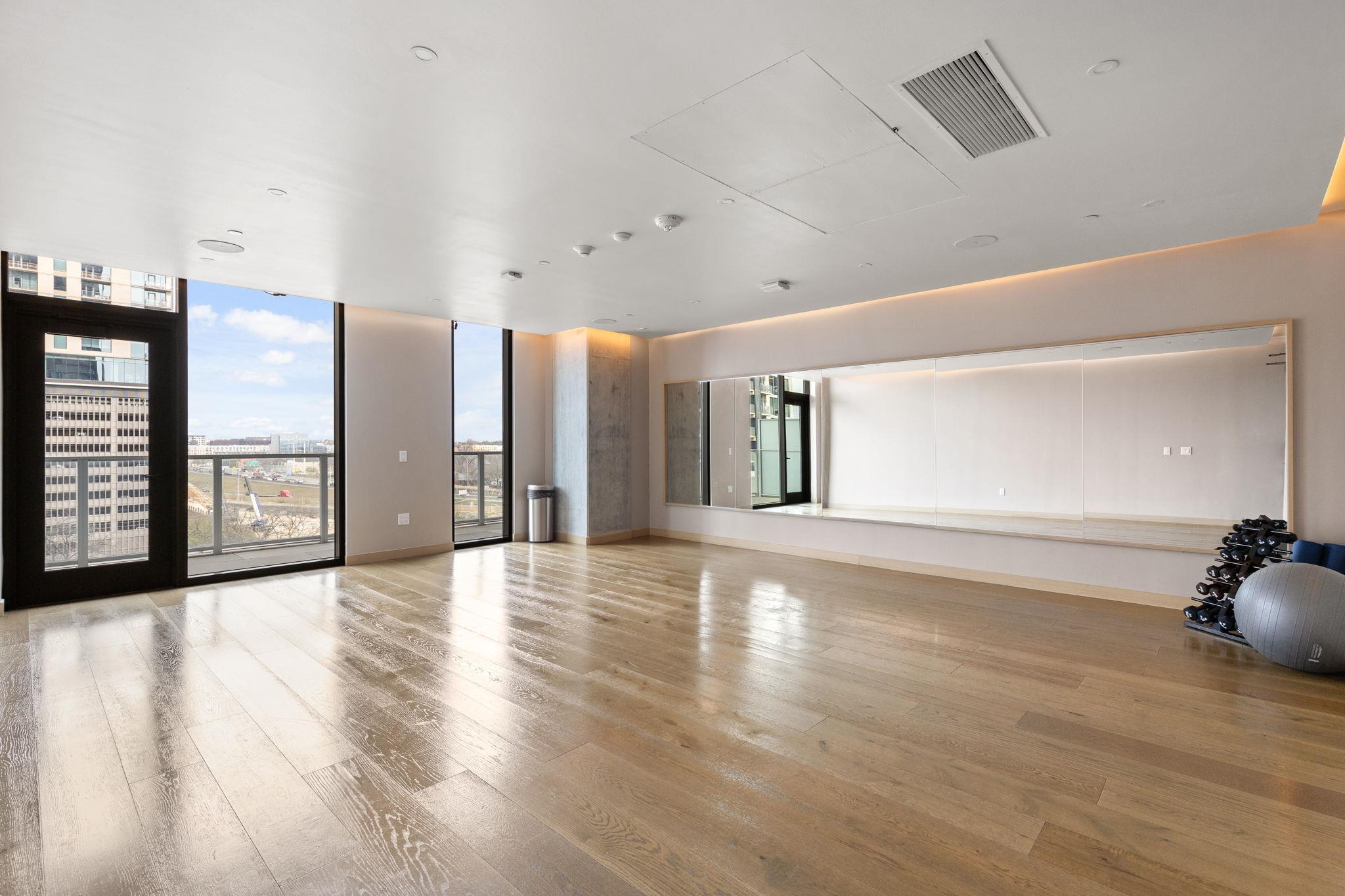 48 East Ave # 2002, Austin, TX 78701