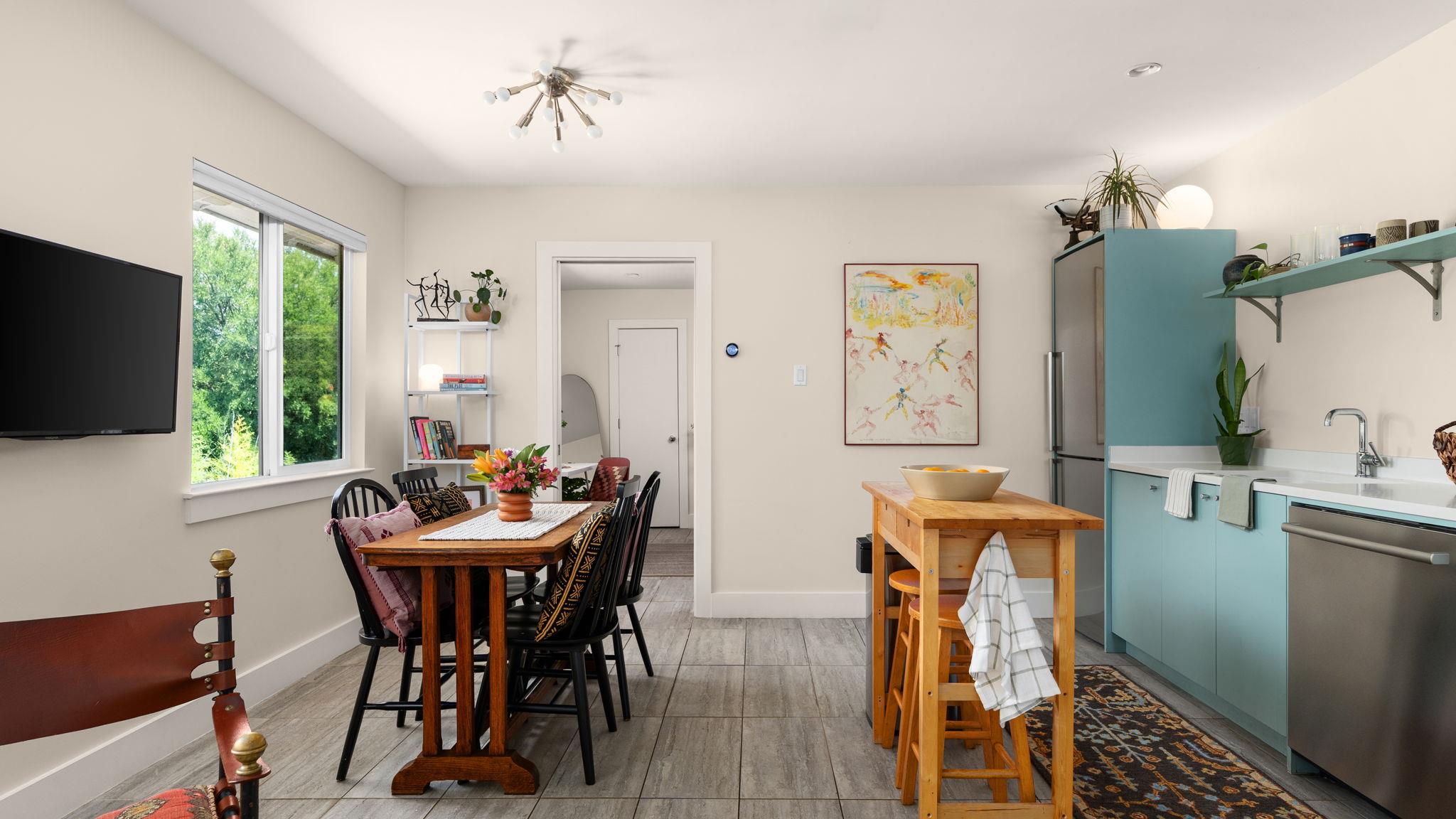 1208 Enfield Rd # 204, Austin, TX 78703