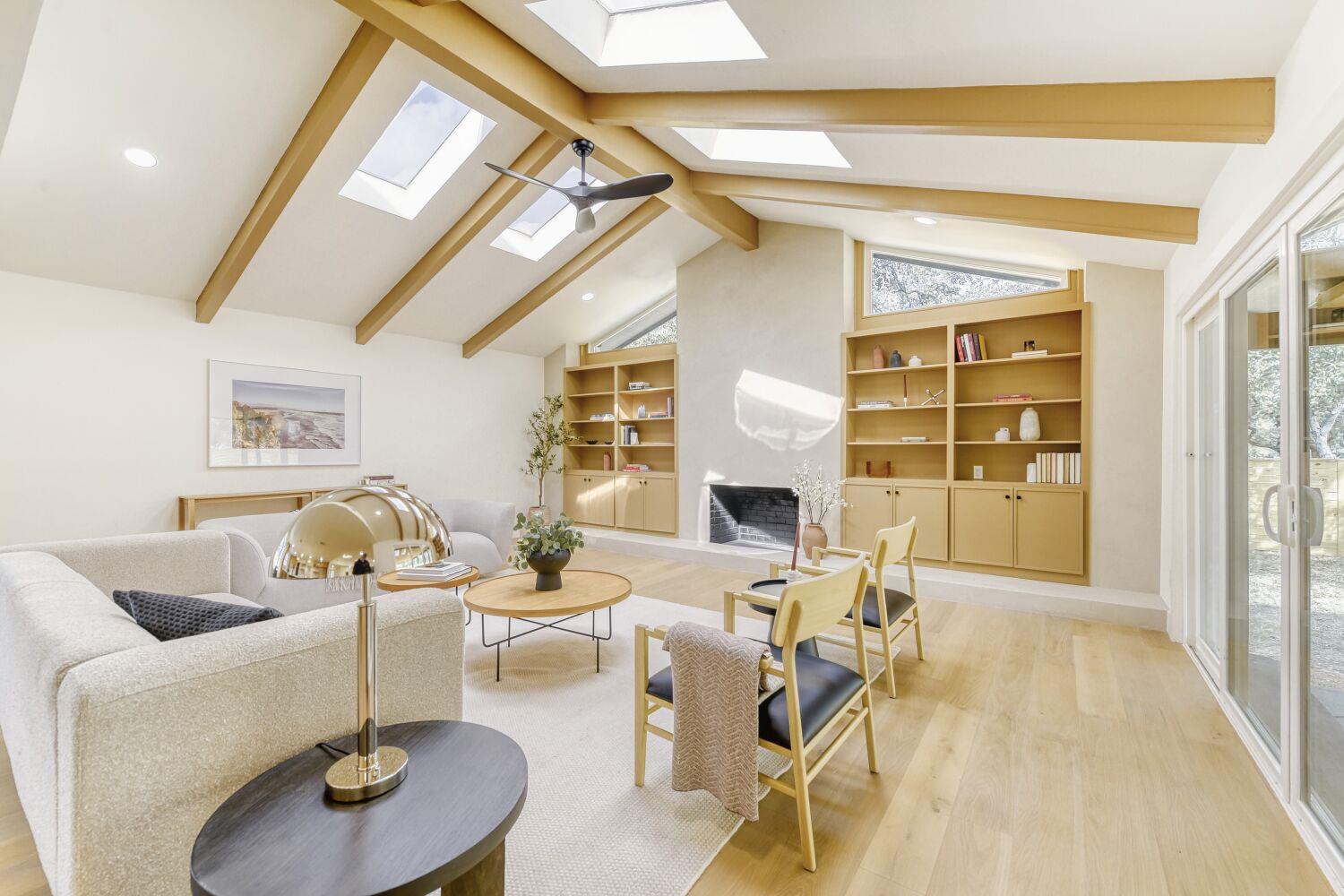 8702 Balcones Club Dr, Austin, TX 78750