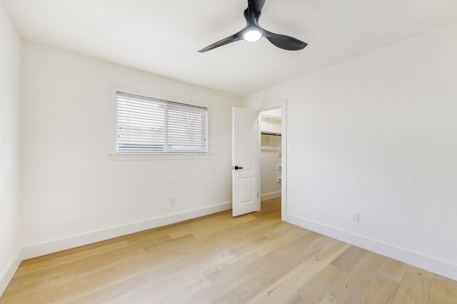 8702 Balcones Club Dr, Austin, TX 78750