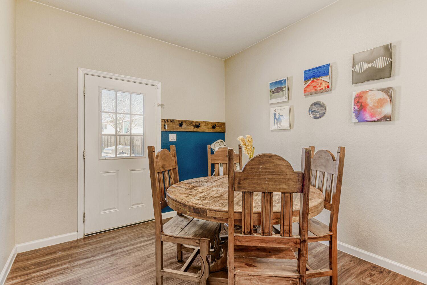 226 Spruce Ave, Luling, TX 78648