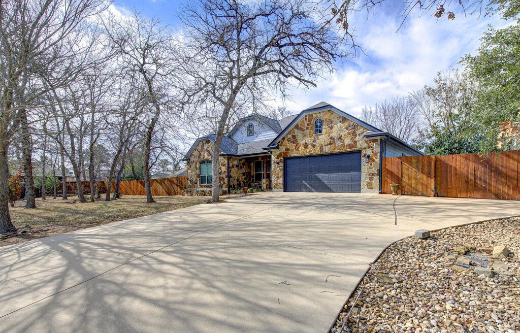 110 Kou Ct, Bastrop, TX 78602