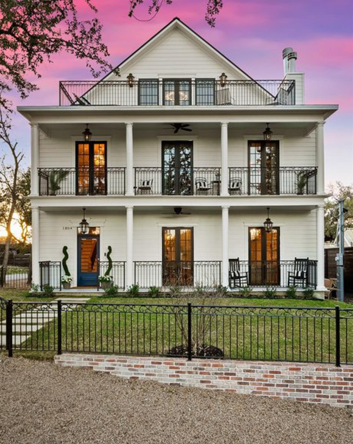 1804 S 6th St, Austin, TX 78704