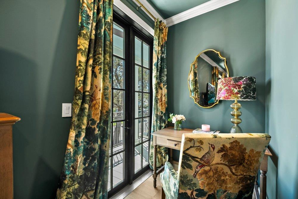 1804 S 6th St, Austin, TX 78704