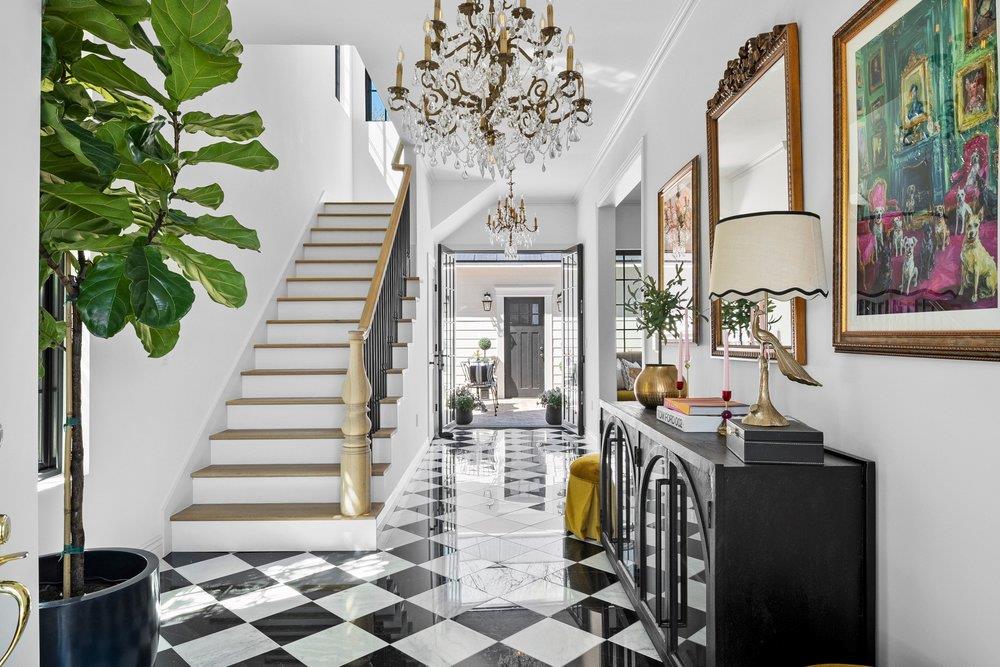 1804 S 6th St, Austin, TX 78704