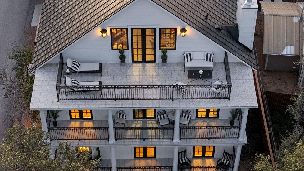 1804 S 6th St, Austin, TX 78704