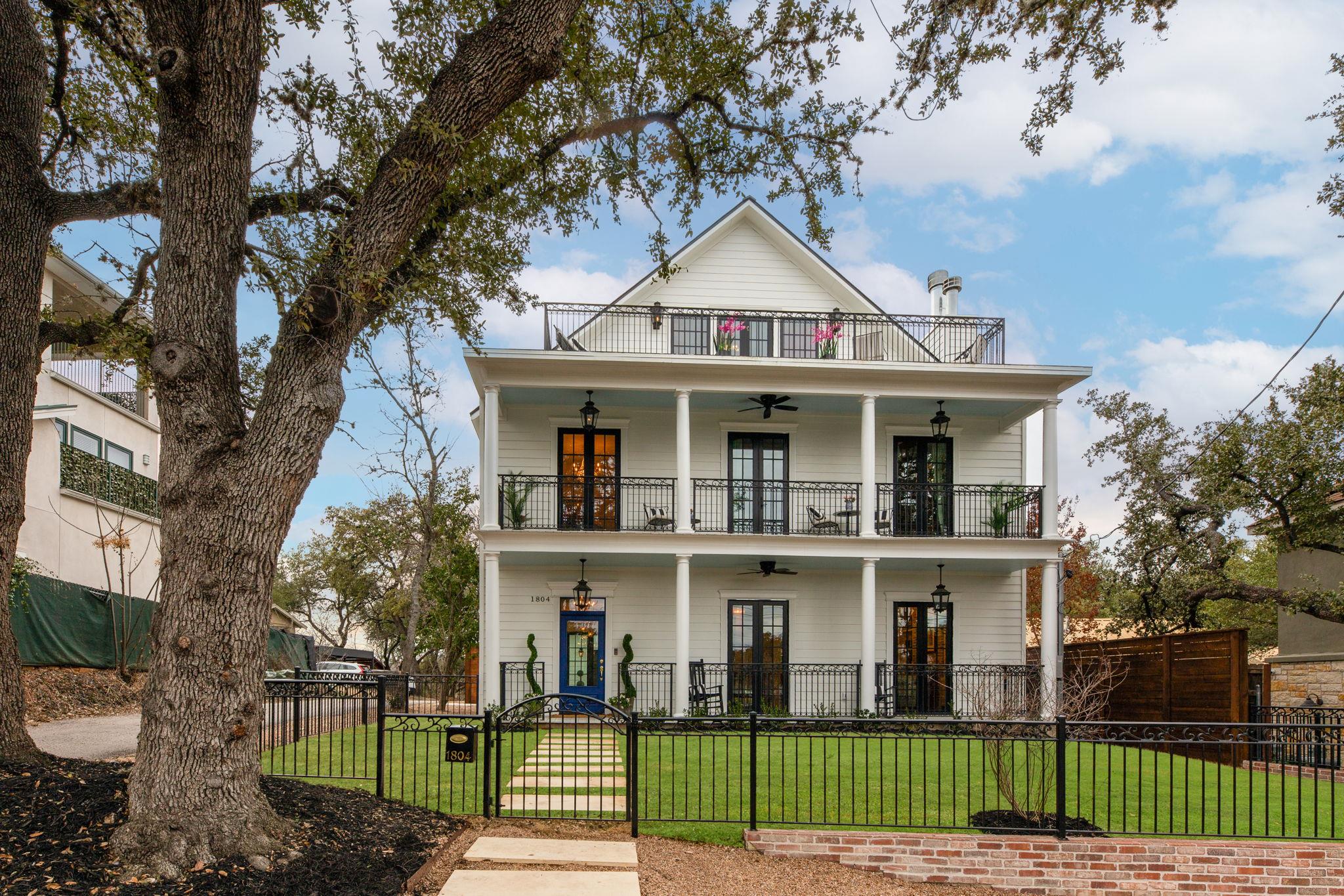 1804 S 6th St, Austin, TX 78704