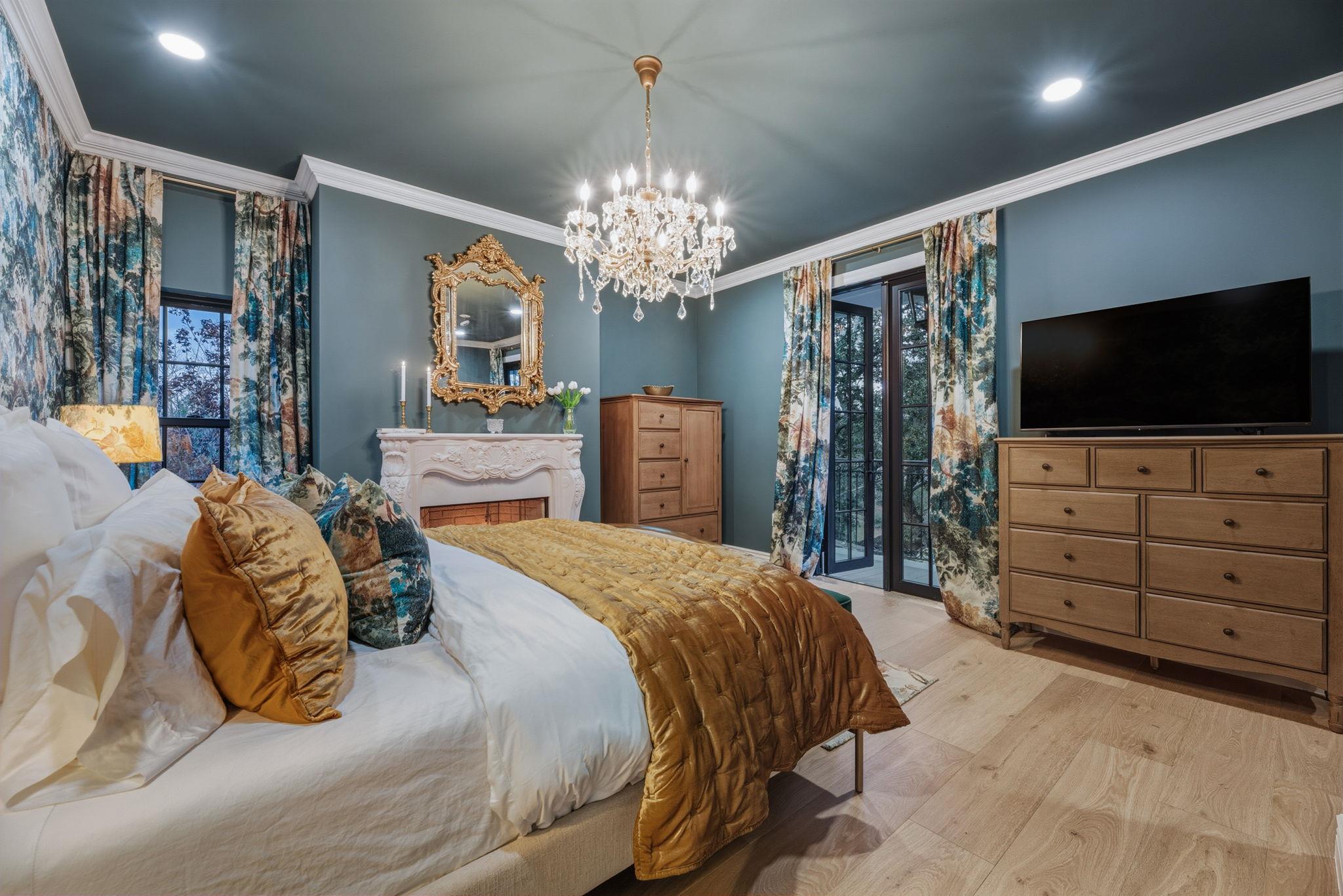 1804 S 6th St, Austin, TX 78704