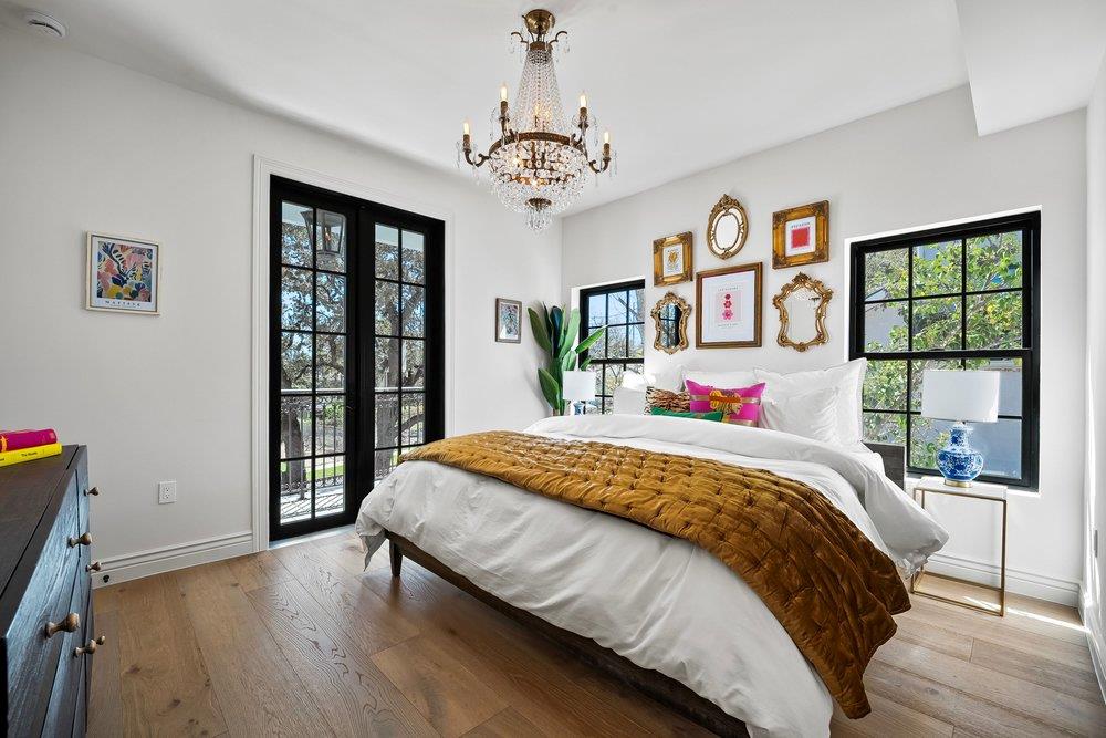 1804 S 6th St, Austin, TX 78704