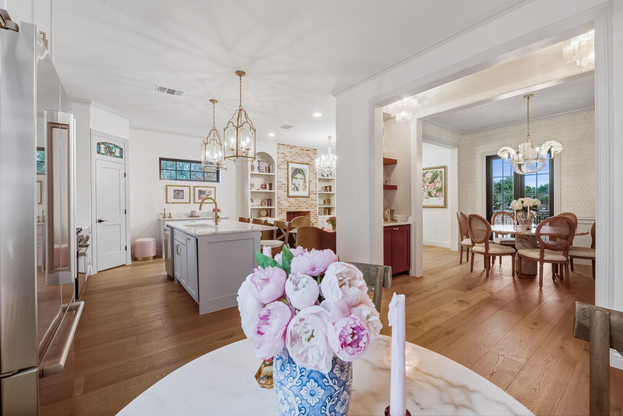 1804 S 6th St, Austin, TX 78704