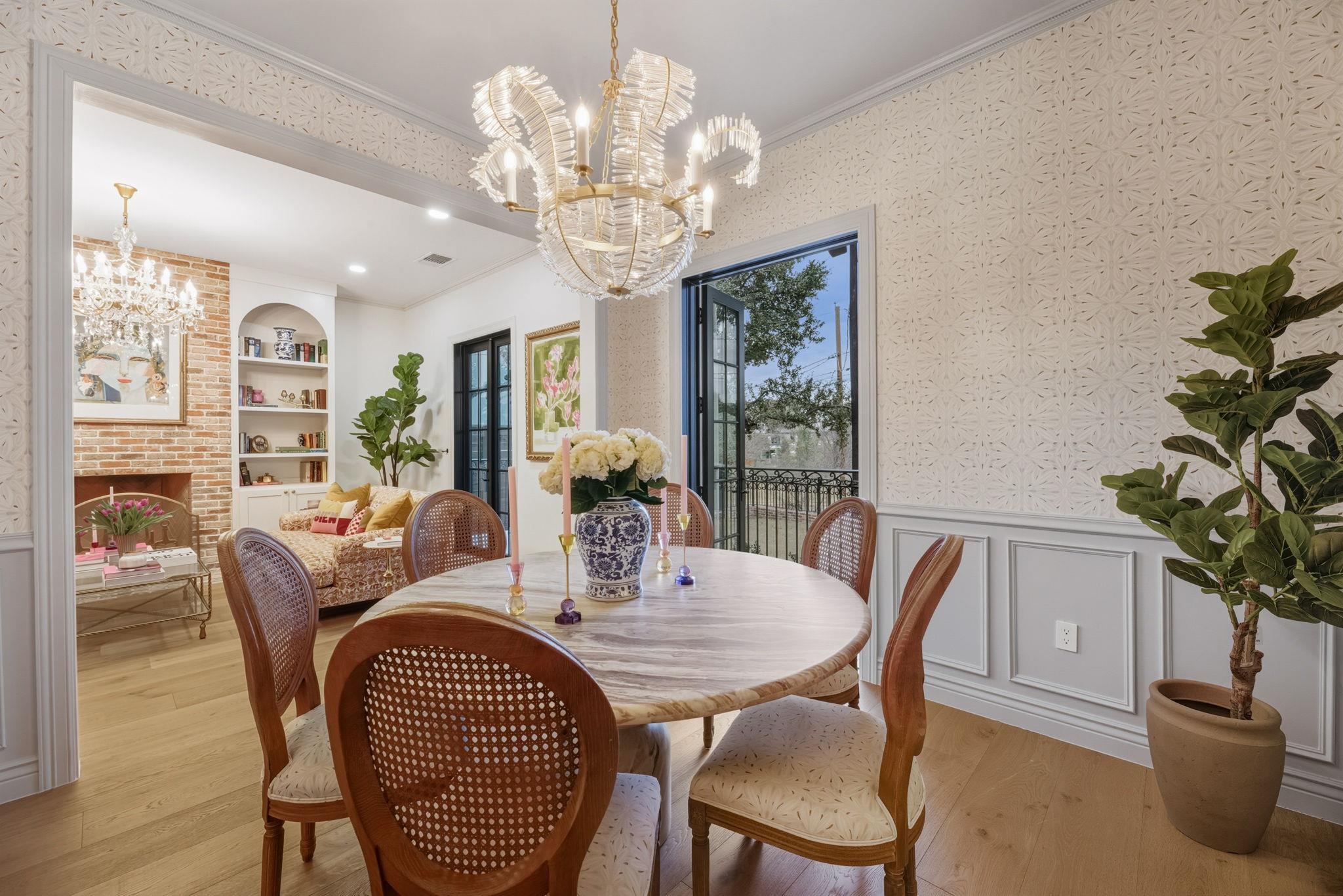 1804 S 6th St, Austin, TX 78704