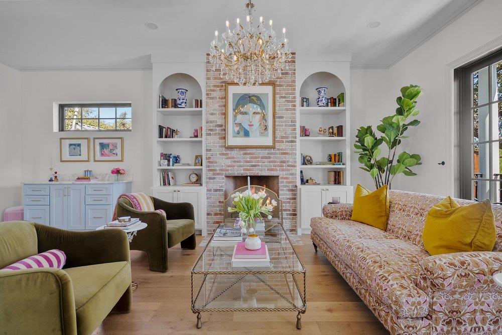 1804 S 6th St, Austin, TX 78704