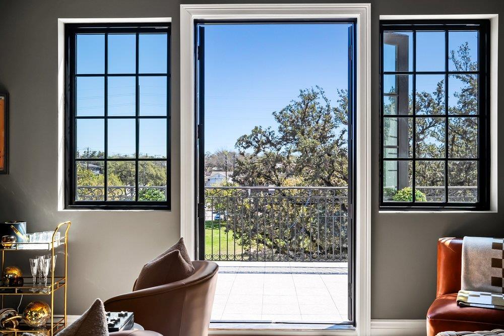 1804 S 6th St, Austin, TX 78704