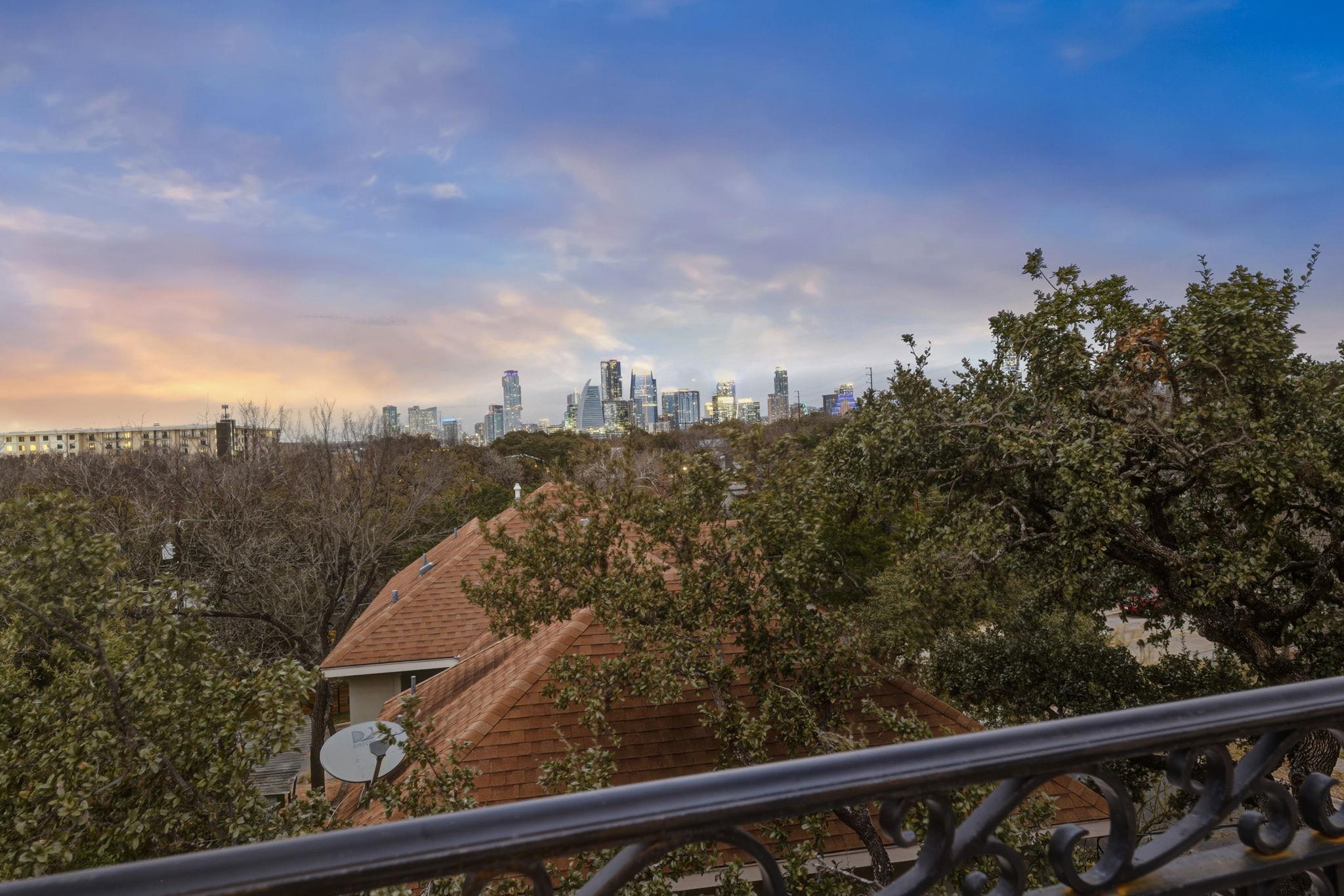 1804 S 6th St, Austin, TX 78704