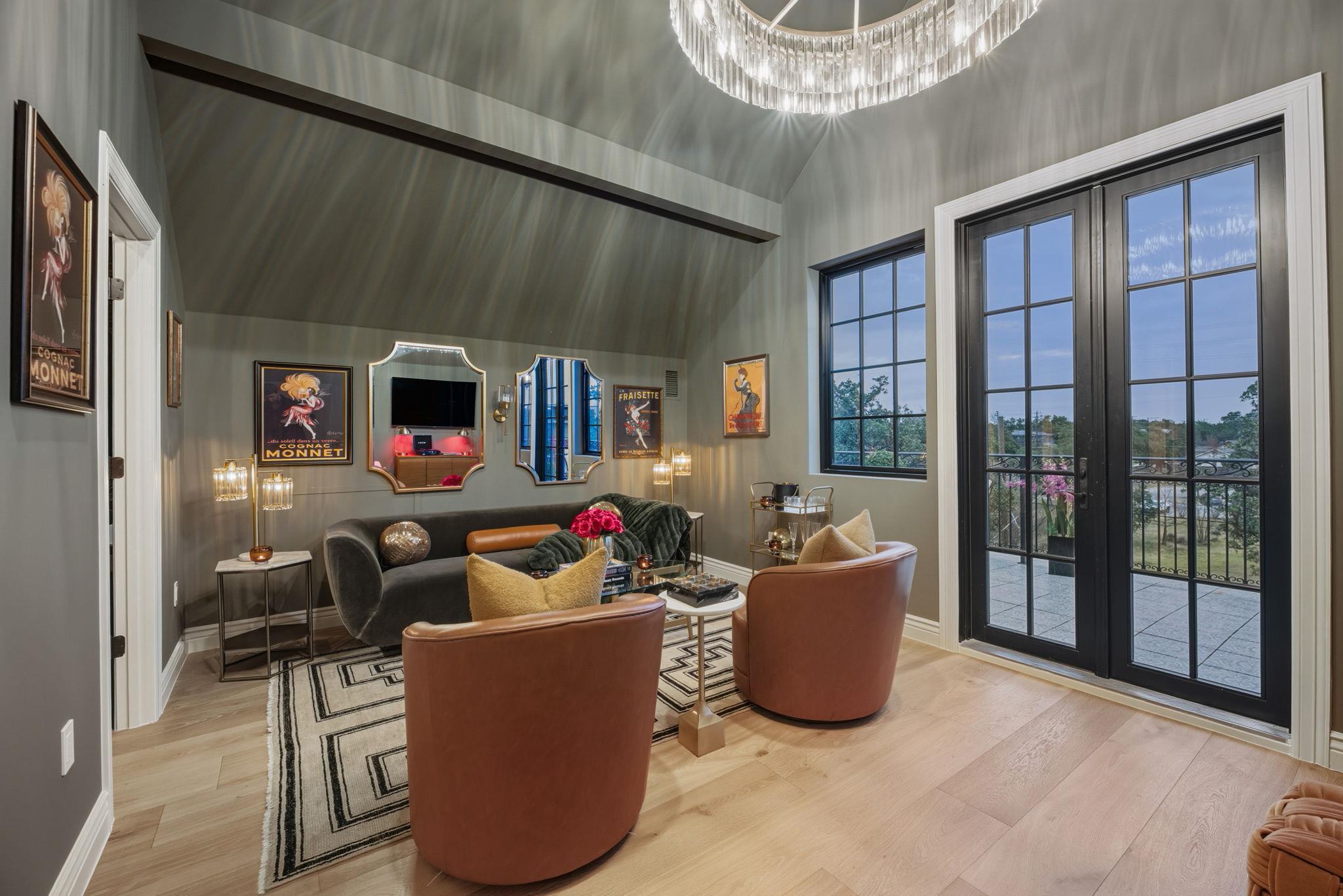 1804 S 6th St, Austin, TX 78704