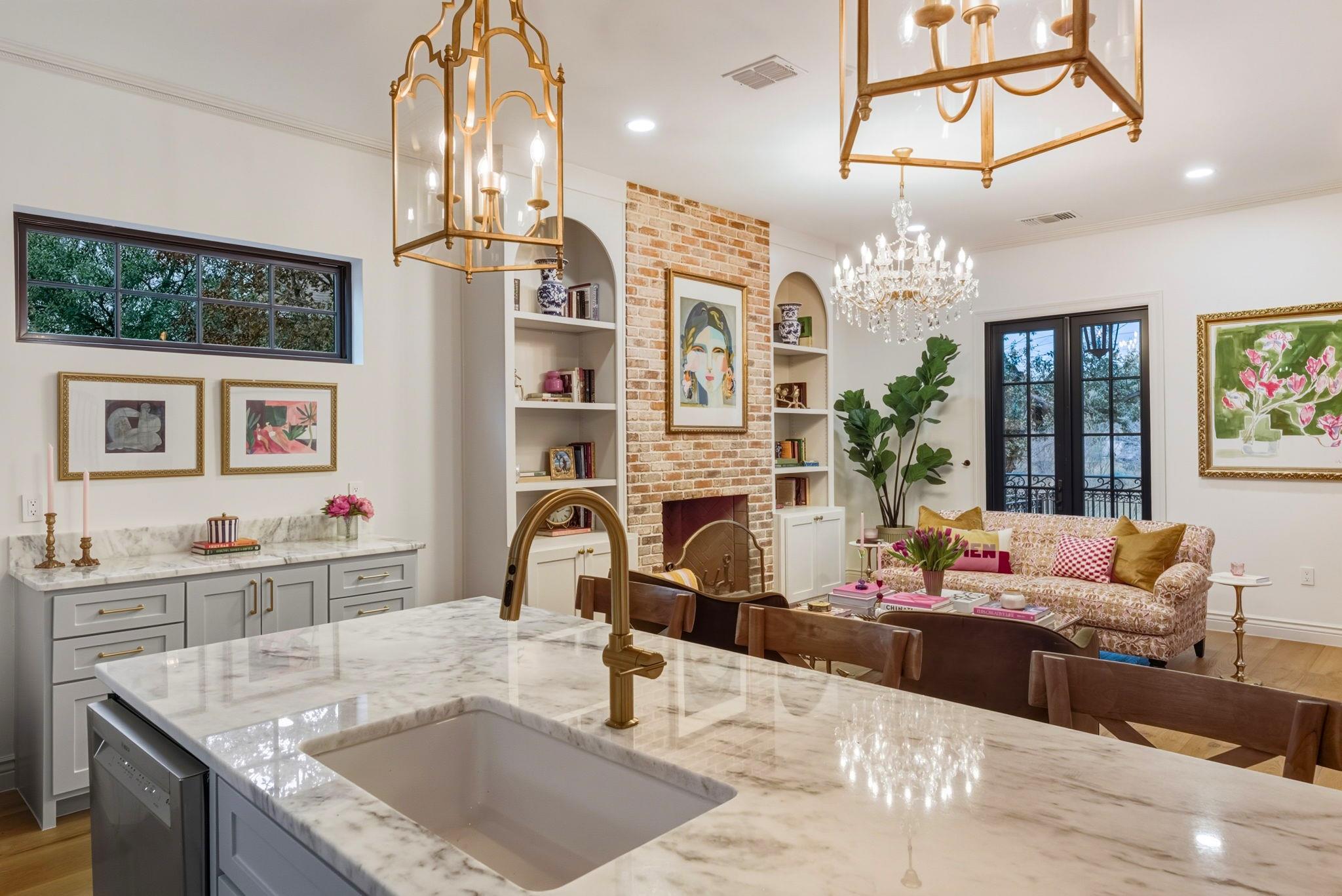 1804 S 6th St, Austin, TX 78704