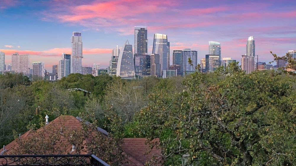 1804 S 6th St, Austin, TX 78704