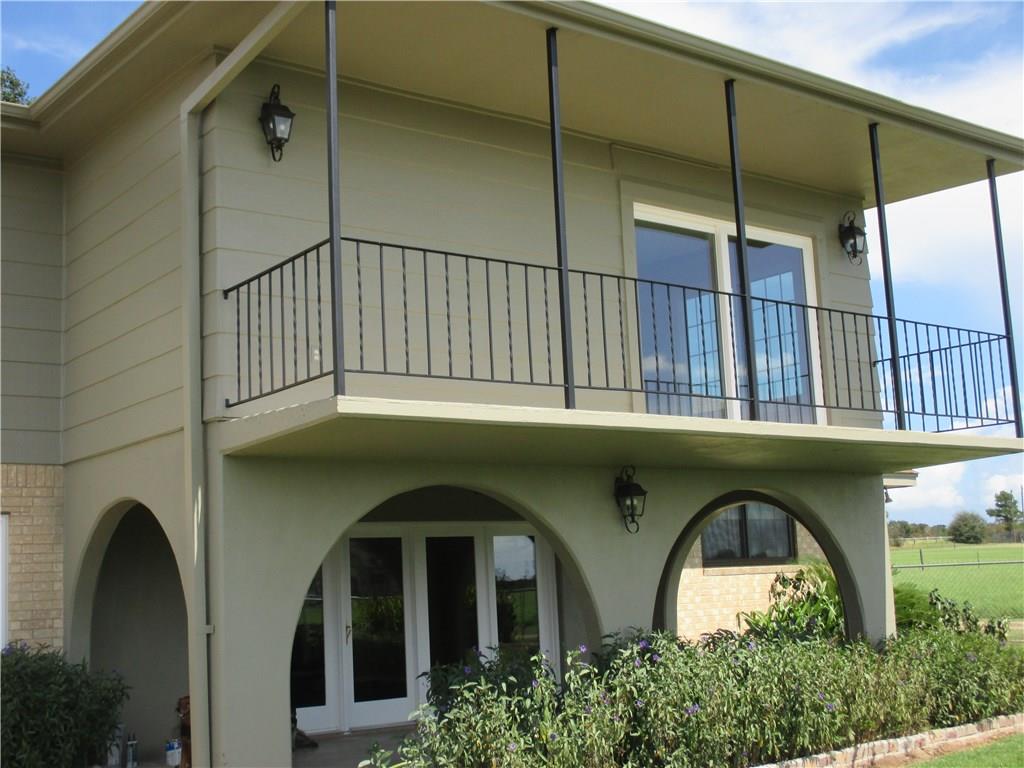 215 Monkey Rd, Elgin, TX 78621