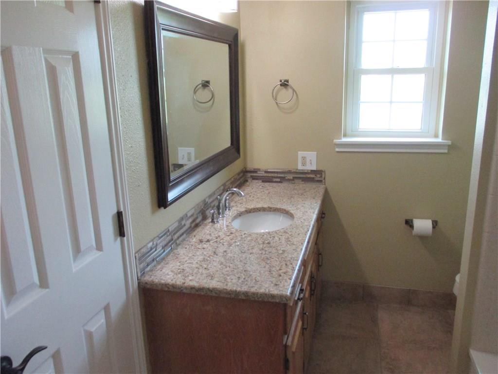 215 Monkey Rd, Elgin, TX 78621