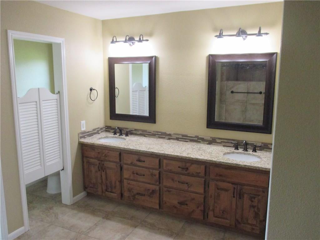 215 Monkey Rd, Elgin, TX 78621