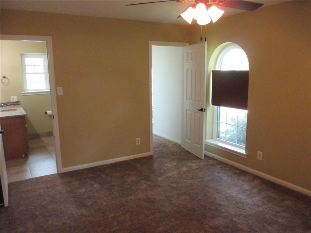 215 Monkey Rd, Elgin, TX 78621