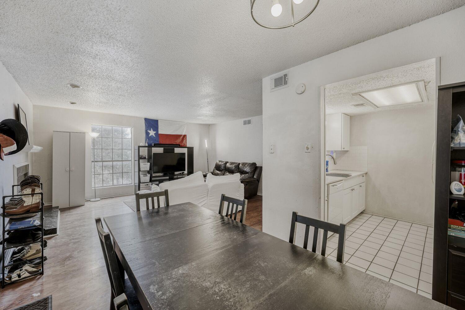 2401 Leon St # 100, Austin, TX 78705