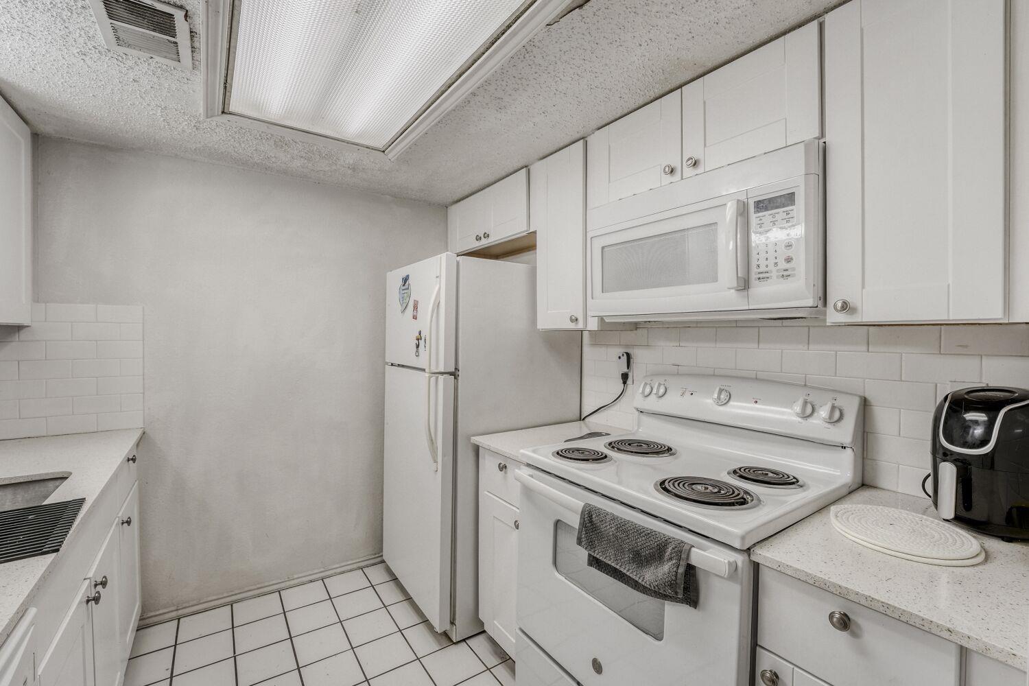 2401 Leon St # 100, Austin, TX 78705